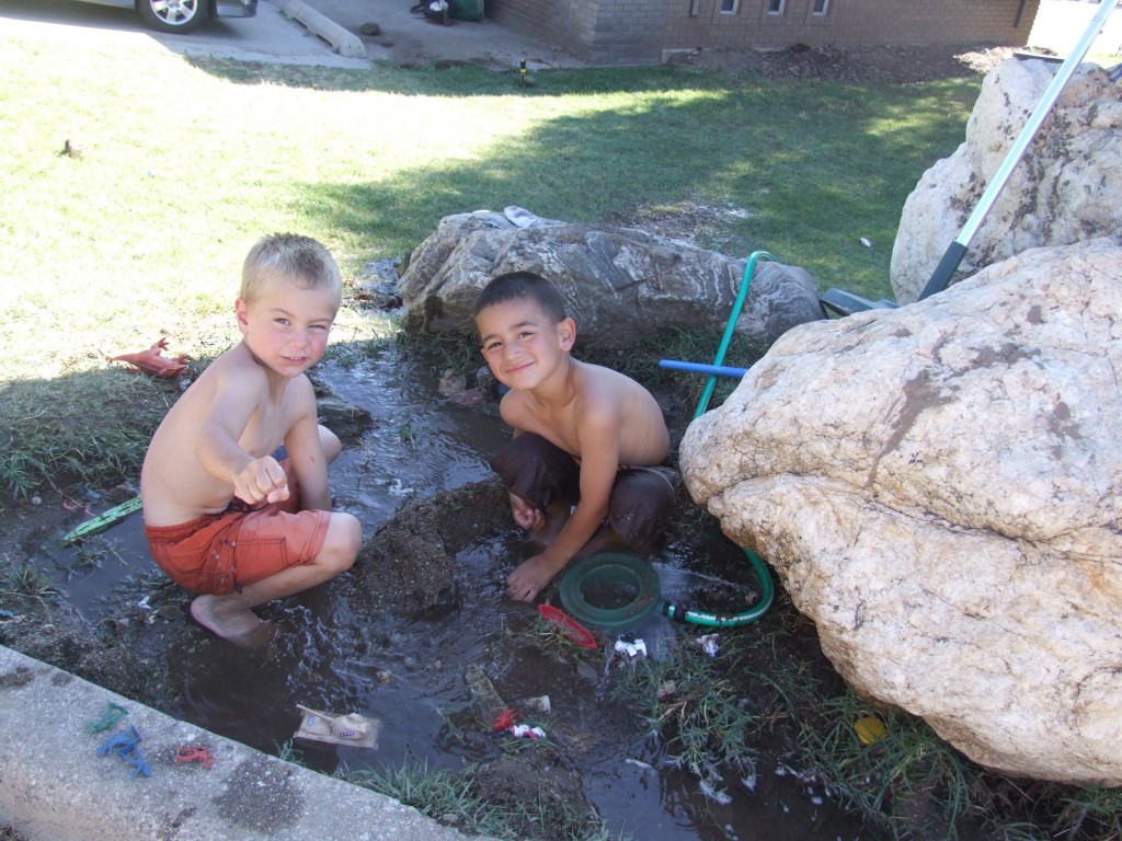 kids playing outside picture